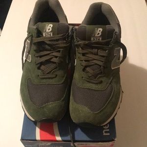 Like new olive green New Balance sneakers
